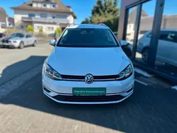 Weiß Gebraucht 2020 VW Golf VII Highline Kombi | 16.490 € (Guter Preis)