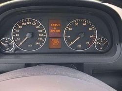 Schwarz Gebraucht 2004 Mercedes 200 Avantgarde Kleinwagen | 700 €