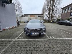 Grau Gebraucht 2018 Opel Insignia Dynamic Kleinwagen | 18.500 € (Etwas zu teuer)