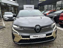 Dolomitgrau, dach schwarz Gebraucht 2022 Renault Mégane Iconic Limousine | 26.990 € (Fairer Preis)