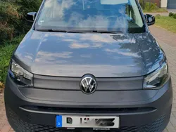 Grau Gebraucht 2021 VW Caddy Van / Kleinbus | 24.500 € (Guter Preis)