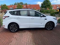 Weiß Gebraucht 2017 Ford Kuga ST-Line SUV | 11.900 € (Fairer Preis)