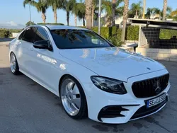 Weiß Gebraucht 2017 Mercedes E220 AMG line Limousine | 28.900 € (Fairer Preis)
