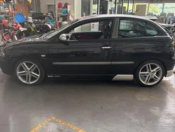Schwarz Gebraucht 2003 Seat Ibiza Sport Kleinwagen | 1.950 €