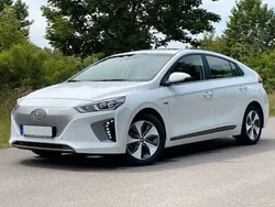 Weiß Gebraucht 2019 Hyundai Ioniq Premium Limousine | 24.900 €
