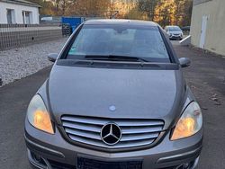 Grau Gebraucht 2005 Mercedes B170 Van / Kleinbus | 2.750 € (Fairer Preis)