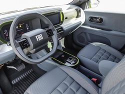 Schwarz Neu 2025 Fiat Panda La Prima SUV | 26.190 € (Etwas zu teuer)