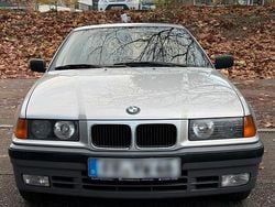 Grau Gebraucht 1990 BMW 316 Limousine | 2.800 €