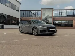 Grau Gebraucht 2019 Audi TT Roadster Ambiente Cabrio | 37.590 € (Fairer Preis)
