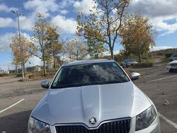 Silber Gebraucht 2013 Skoda Octavia Elegance Kombi | 8.000 € (Guter Preis)