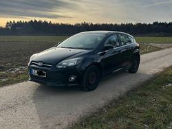 Schwarz Gebraucht 2012 Ford Focus Champions Edition Limousine | 4.500 € (Fairer Preis)