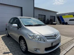 Silber Gebraucht 2010 Toyota Auris Life+ Limousine | 3.990 € (Guter Preis)