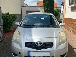 Silber Gebraucht 2007 Toyota Yaris Kleinwagen | 2.500 € (Guter Preis)