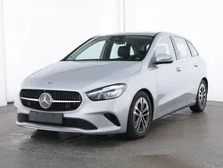 Metalliclack hightechsilber Gebraucht 2024 Mercedes B180 Van / Kleinbus | 30.390 € (Fairer Preis)