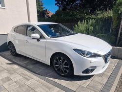 Weiß Gebraucht 2016 Mazda 3 Edition Limousine | 11.600 € (Fairer Preis)