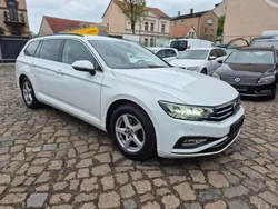 Weiß Gebraucht 2022 VW Passat Business Kombi | 14.770 € (Guter Preis)