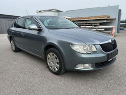 Grau Gebraucht 2008 Skoda Superb Comfort Limousine | 2.950 € (Superpreis)