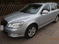 Silber Gebraucht 2011 Skoda Octavia Classic Kombi | 5.900 € (Fairer Preis)