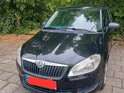 Schwarz Gebraucht 2011 Skoda Fabia Limousine | 2.700 € (Fairer Preis)