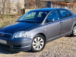 Grau Gebraucht 2006 Toyota Avensis Limousine | 2.300 €
