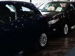 Grau Gebraucht 2013 Mercedes E200 Kombi | 14.399 €