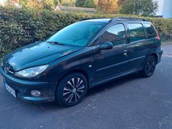 Schwarz Gebraucht 2003 Peugeot 206 Kombi | 600 €
