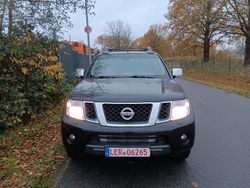 Schwarz Gebraucht 2016 Nissan Navara Abholung | 10.950 € (Guter Preis)