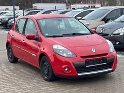 Rot Gebraucht 2009 Renault Clio III Dynamique Limousine | 2.799 € (Fairer Preis)