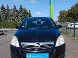 Schwarz Gebraucht 2009 Opel Zafira Edition Van / Kleinbus | 2.580 € (Fairer Preis)