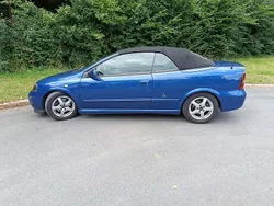 Blau Gebraucht 2002 Opel Astra Cabriolet Cabrio | 2.290 € (Fairer Preis)