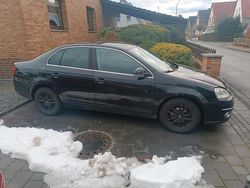 Schwarz Gebraucht 2008 VW Jetta Limousine | 2.800 € (Etwas zu teuer)