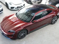 Cherrymetallic Gebraucht 2022 Porsche Taycan Limousine | 63.990 € (Fairer Preis)