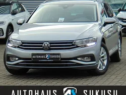Silber grau Gebraucht 2023 VW Passat Business Kombi | 22.990 € (Fairer Preis)