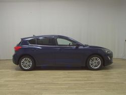 Blau Gebraucht 2020 Ford Focus Titanium Limousine | 12.980 € (Guter Preis)