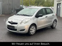 Silber Gebraucht 2009 Toyota Yaris Cool Kleinwagen | 2.999 € (Fairer Preis)