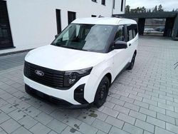 Frozen white Gebraucht 2024 Ford Tourneo Courier Trend Van / Kleinbus | 26.690 € (Teuer)