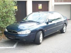 Blau metallic Gebraucht 1996 Ford Mondeo Ghia Limousine | 200 €
