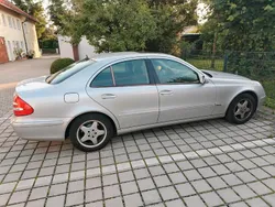 Grau Gebraucht 2005 Mercedes E200 Limousine | 3.500 € (Fairer Preis)