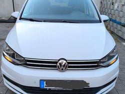 Weiß Gebraucht 2017 VW Touran Sound Van / Kleinbus | 15.800 € (Guter Preis)