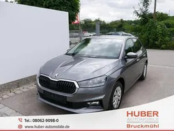 Graphite grau metalli Gebraucht 2024 Skoda Fabia Comfort Limousine | 16.598 € (Fairer Preis)