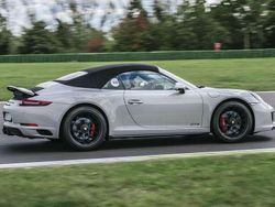 Grau Gebraucht 2017 Porsche 911 Carrera GTS Cabrio | 135.000 € (Teuer)