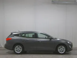 Grau Gebraucht 2021 Ford Focus Titanium Limousine | 13.980 € (Superpreis)