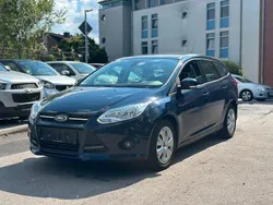 Blau Gebraucht 2014 Ford Focus Trend Limousine | 3.900 € (Guter Preis)