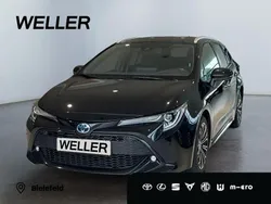 Schwarz Gebraucht 2022 Toyota Corolla Team Kombi | 22.490 € (Fairer Preis)