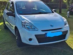 Weiß Gebraucht 2011 Renault Clio II Expression Kleinwagen | 2.800 € (Fairer Preis)