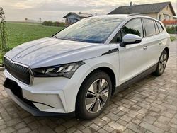 Weiß Gebraucht 2022 Skoda Enyaq iV Loft SUV | 28.900 € (Fairer Preis)