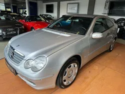 Grau Gebraucht 2001 Mercedes C230 Coupé | 6.690 €