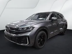 Siliziumgrau metallic Gebraucht 2024 VW Touareg R-line SUV | 59.240 € (Fairer Preis)