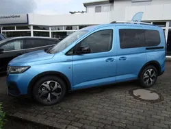 Blau Gebraucht 2023 Ford Tourneo Connect Active Van / Kleinbus | 28.480 € (Guter Preis)