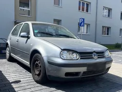 Grau Gebraucht 2003 VW Golf IV Limousine | 690 € (Superpreis)